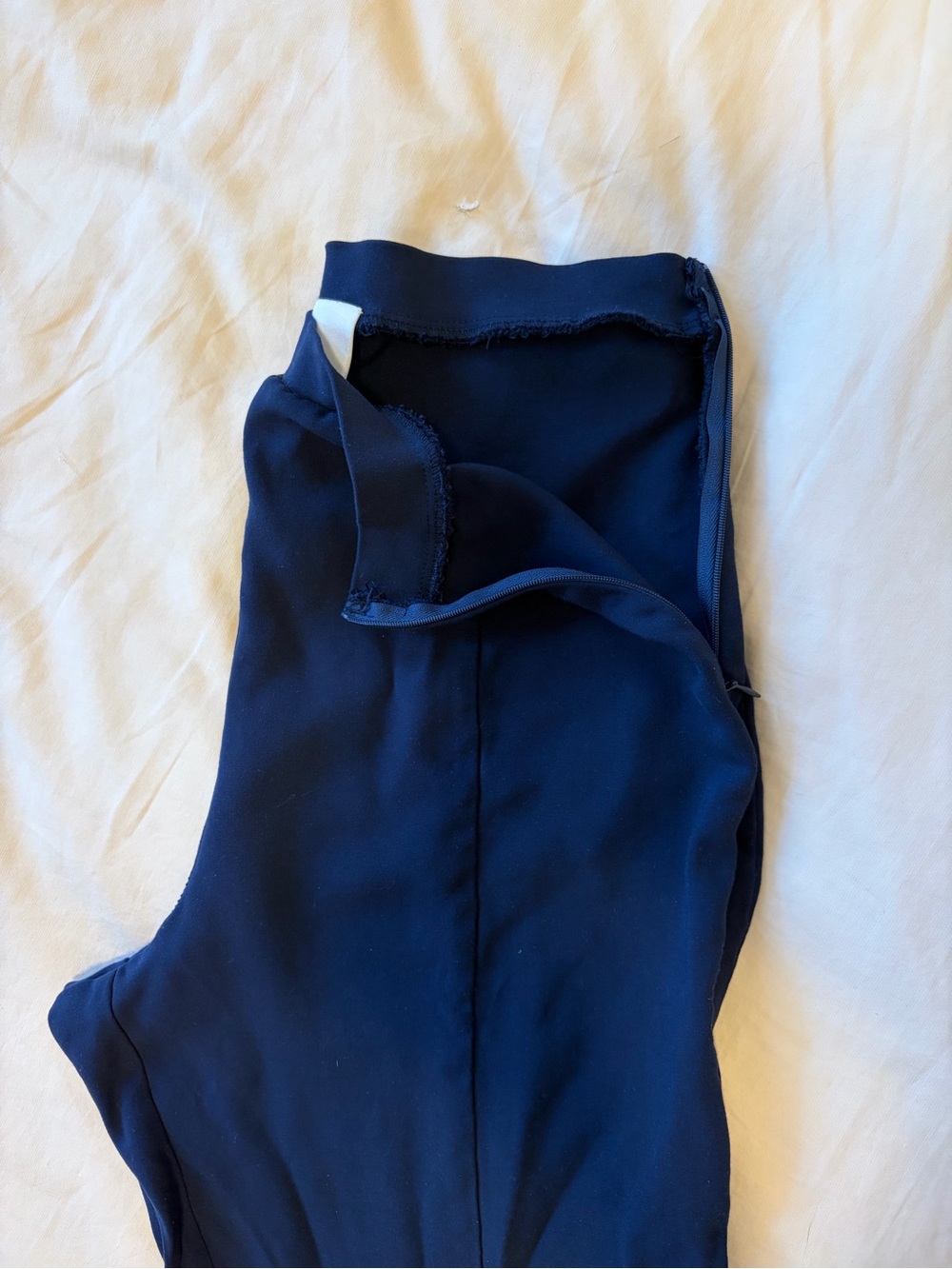 reformation fletcher pants in midnight blue - Picture 3 of 9